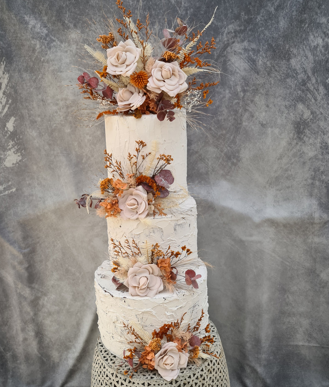 Rustic style cake flowers for 3 tier cake