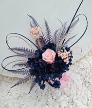 Load image into Gallery viewer, Everlasting flowers mini in dark blue &amp; pink
