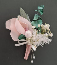 Load image into Gallery viewer, Neutral blush pink &amp; green bridal bouquet &amp; buttonhole – Elopement set
