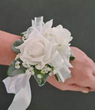 Load image into Gallery viewer, Everlasting flowers School formal / wedding corsage white  &amp;  green
