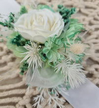 Load image into Gallery viewer, Everlasting flowers mint green corsage - School formal / Wedding
