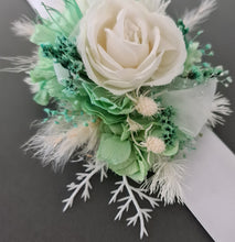 Load image into Gallery viewer, Everlasting flowers mint green corsage - School formal / Wedding
