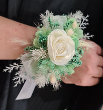 Load image into Gallery viewer, Everlasting flowers mint green corsage - School formal / Wedding
