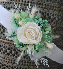 Load image into Gallery viewer, Everlasting flowers mint green corsage - School formal / Wedding
