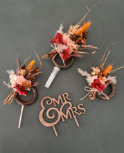 Load image into Gallery viewer, Preserved flowers - triple cake toppers / rings - rustic orange incl Mr &amp; Mrs sign
