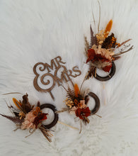 Load image into Gallery viewer, Preserved flowers - triple cake toppers / rings - rustic orange incl Mr &amp; Mrs sign
