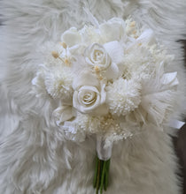 Load image into Gallery viewer, Milky white bridal bouquet &amp; buttonhole with white feathers - Elopement set
