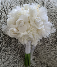 Load image into Gallery viewer, Milky white bridal bouquet &amp; buttonhole with white feathers - Elopement set
