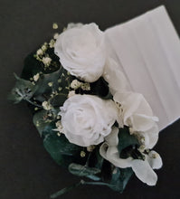 Load image into Gallery viewer, Everlasting Groom&#39;s pocket flowers w mini preserved roses - dark green &amp; white
