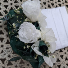 Load image into Gallery viewer, Everlasting Groom&#39;s pocket flowers w mini preserved roses - dark green &amp; white
