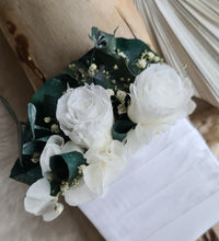 Load image into Gallery viewer, Everlasting Groom&#39;s pocket flowers w mini preserved roses - dark green &amp; white
