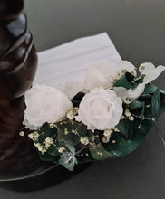 Load image into Gallery viewer, Everlasting Groom&#39;s pocket flowers w mini preserved roses - dark green &amp; white
