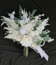 Load image into Gallery viewer, White &amp; green Elopement Set – Bouquet and buttonhole
