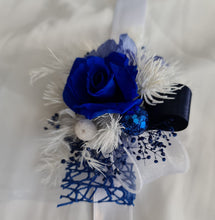 Load image into Gallery viewer, Blue &amp; white preserved flowers corsage w mini rose - School formal / wedding
