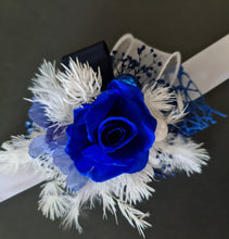 Load image into Gallery viewer, Blue &amp; white preserved flowers corsage w mini rose - School formal / wedding
