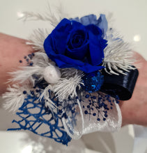 Load image into Gallery viewer, Blue &amp; white preserved flowers corsage w mini rose - School formal / wedding
