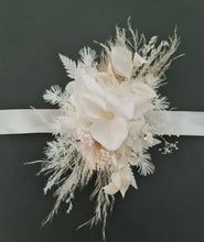 Load image into Gallery viewer, Preserved flowers boho corsage in neutral – School formal / wedding
