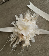 Load image into Gallery viewer, Preserved flowers boho corsage in neutral – School formal / wedding
