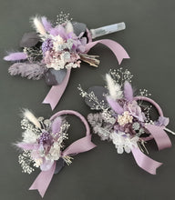 Load image into Gallery viewer, Preserved flowers - triple cake toppers / rings – violet, purple &amp; silver
