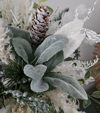 Load image into Gallery viewer, Winter / Christmas vibe bouquet and buttonhole - elopement set
