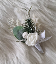 Load image into Gallery viewer, Winter / Christmas vibe bouquet and buttonhole - elopement set
