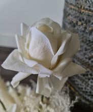 Load image into Gallery viewer, Real touch &amp; preserved event table flowers - HIRE ONLY
