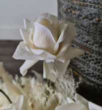 Load image into Gallery viewer, Real touch &amp; preserved event table flowers - HIRE ONLY
