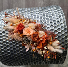 Load image into Gallery viewer, X - Mother of the bride preserved shoulder corsage
