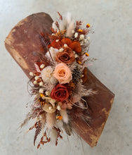 Load image into Gallery viewer, X - Mother of the bride preserved shoulder corsage
