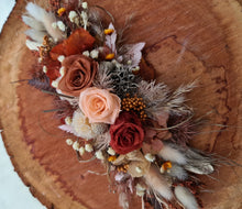 Load image into Gallery viewer, X - Mother of the bride preserved shoulder corsage
