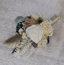 Load image into Gallery viewer, X - Everlasting buttonholes green &amp; neutral
