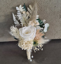 Load image into Gallery viewer, X - Everlasting buttonholes green &amp; neutral
