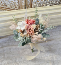 Load image into Gallery viewer, X - Bridal throw-away bouquet
