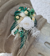 Load image into Gallery viewer, X - Emerald &amp; neutral buttonholes / buttonpins
