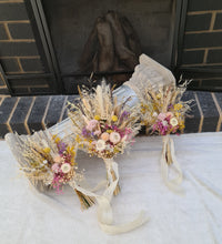 Load image into Gallery viewer, Dry &amp; preserved flowers bridal &amp; bridesmaids bouquets
