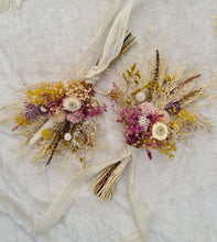 Load image into Gallery viewer, Dry &amp; preserved flowers bridal &amp; bridesmaids bouquets
