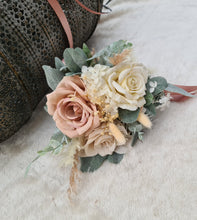 Load image into Gallery viewer, Bridesmaids bouquets blush &amp; green
