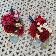 Load image into Gallery viewer, Groom &amp; groomsmen buttonholes w mini preserved roses
