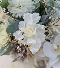 Load image into Gallery viewer, Bridal Bouquet green &amp; white
