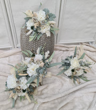 Load image into Gallery viewer, Bridesmaids bouquets - green &amp; white
