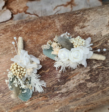 Load image into Gallery viewer, Wedding buttonholes green &amp; white
