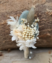 Load image into Gallery viewer, Wedding buttonholes green &amp; white
