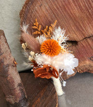 Load image into Gallery viewer, Groomsmen everlasting flowers buttonhole - rustic
