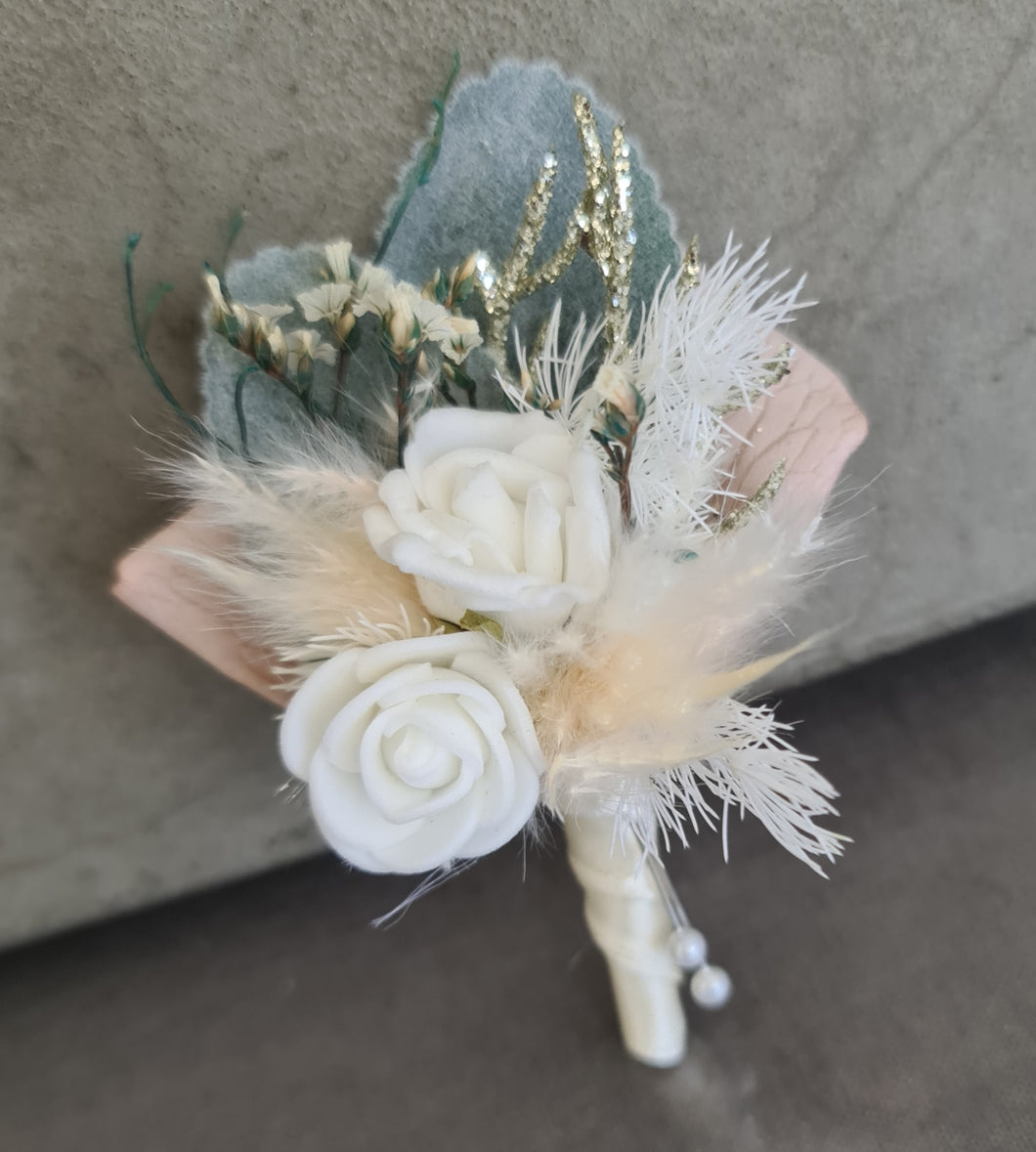 Grooms buttonhole blush & green