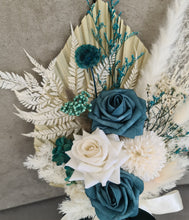 Load image into Gallery viewer, Bridesmaids bouquets in green
