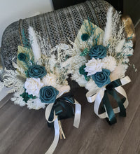 Load image into Gallery viewer, Bridesmaids bouquets in green
