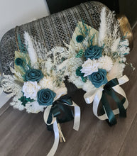 Load image into Gallery viewer, Bridesmaids bouquets in green
