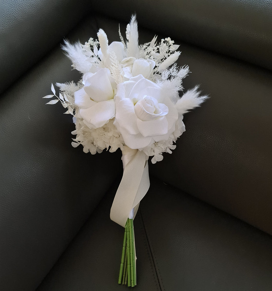 Bridesmaids bouquets long stem - White