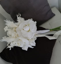 Load image into Gallery viewer, Bridesmaids bouquets long stem - White
