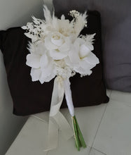 Load image into Gallery viewer, Bridesmaids bouquets long stem - White
